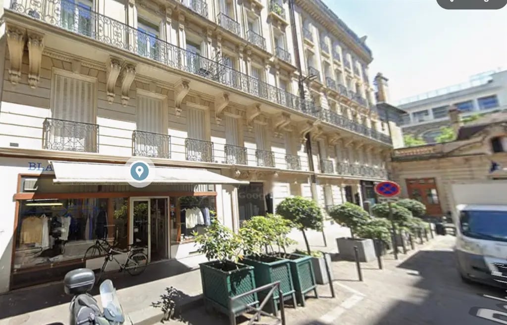 Local commercial dans Paris à vendre Photo de l’immeuble– Image 1 sur 6