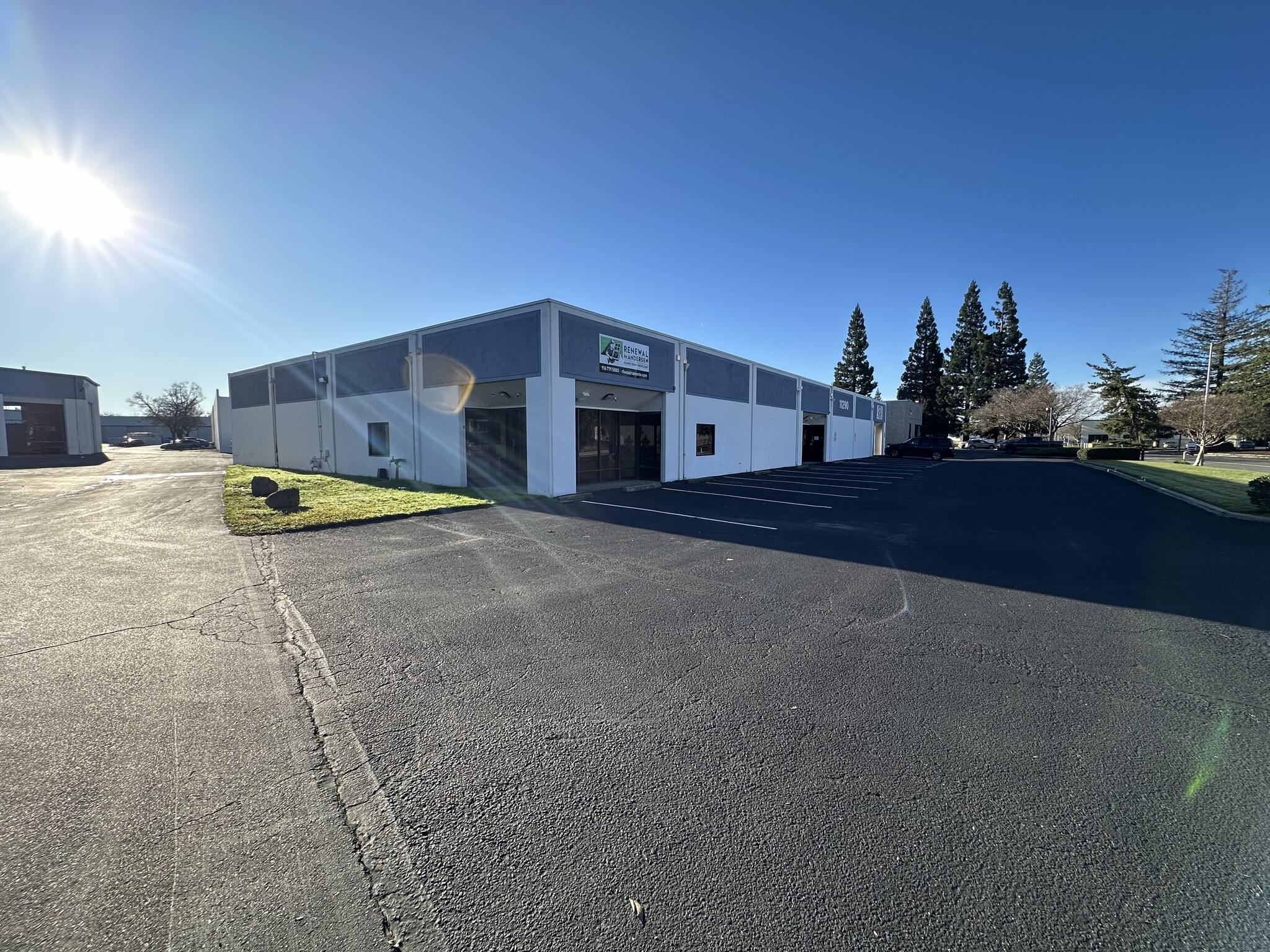 11290 Trade Center Dr, Rancho Cordova, CA à louer Photo de l’immeuble– Image 1 sur 12