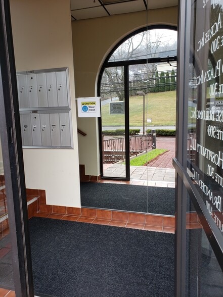 677 Commerce St, Thornwood, NY à louer - Photo intérieure – Image 3 sur 10