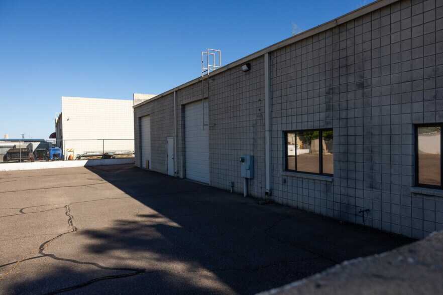 6097 N 57th Dr, Glendale, AZ à vendre - Photo de l’immeuble – Image 2 sur 25
