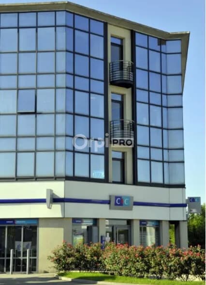 36-38 Avenue Des Frères Montgolfier, Chassieu à louer - Photo de l’immeuble – Image 2 sur 2
