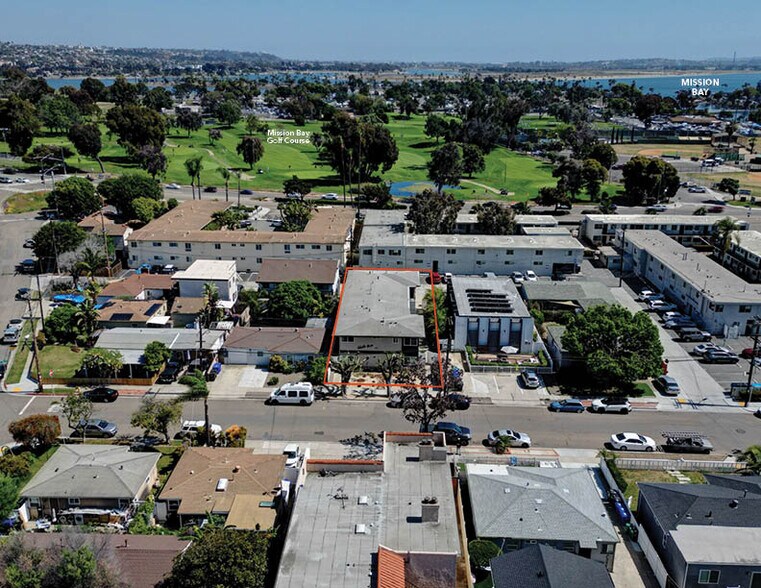 2741 Hornblend St, San Diego, CA à vendre - Photo de l’immeuble – Image 2 sur 9