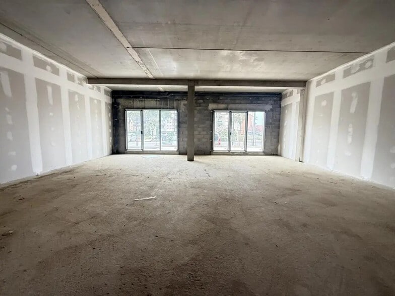 Local commercial dans Saint-Estève à vendre - Photo intérieure – Image 2 sur 2