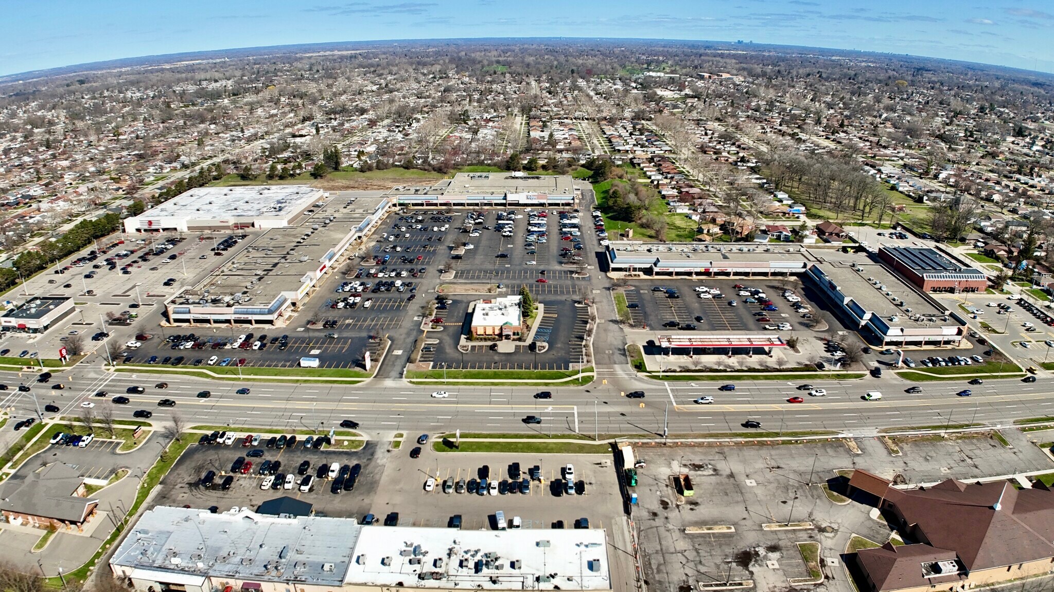26300-26650 Ford Rd, Dearborn Heights, MI à louer Photo principale– Image 1 sur 9