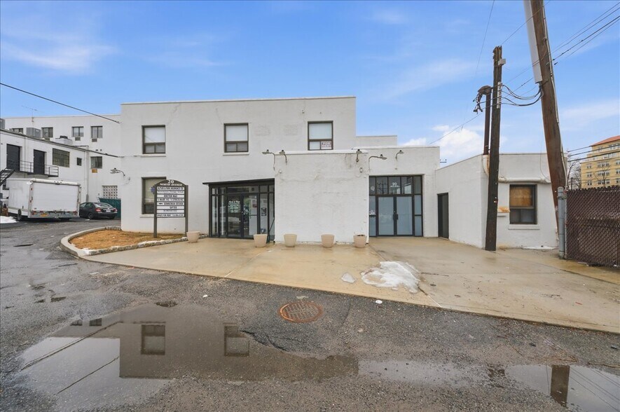 20 North Ave, Larchmont, NY à louer - Photo de l’immeuble – Image 3 sur 17