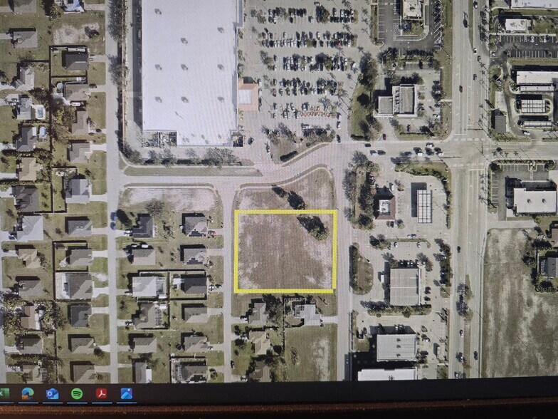 2610 8th Place, Cape Coral, FL à vendre - Aérien – Image 1 sur 1