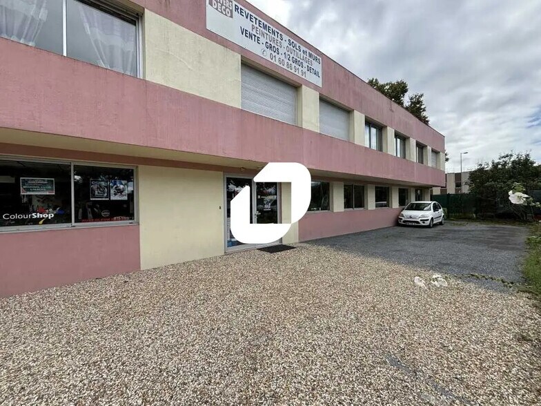 15 Rue Des Malines, Lisses à vendre - Photo de l’immeuble – Image 2 sur 9