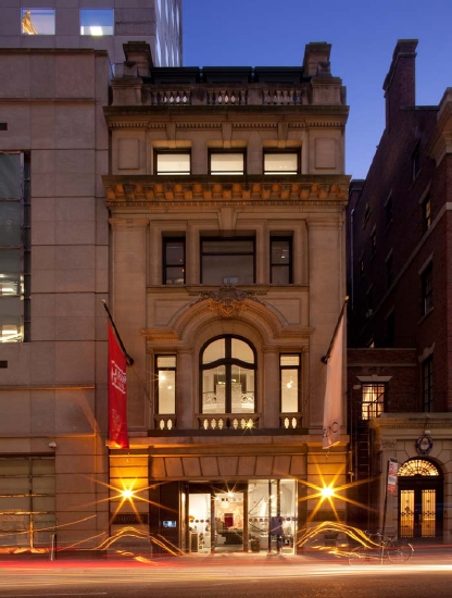 10 W 56th St, New York, NY à louer - Photo de l’immeuble – Image 3 sur 5