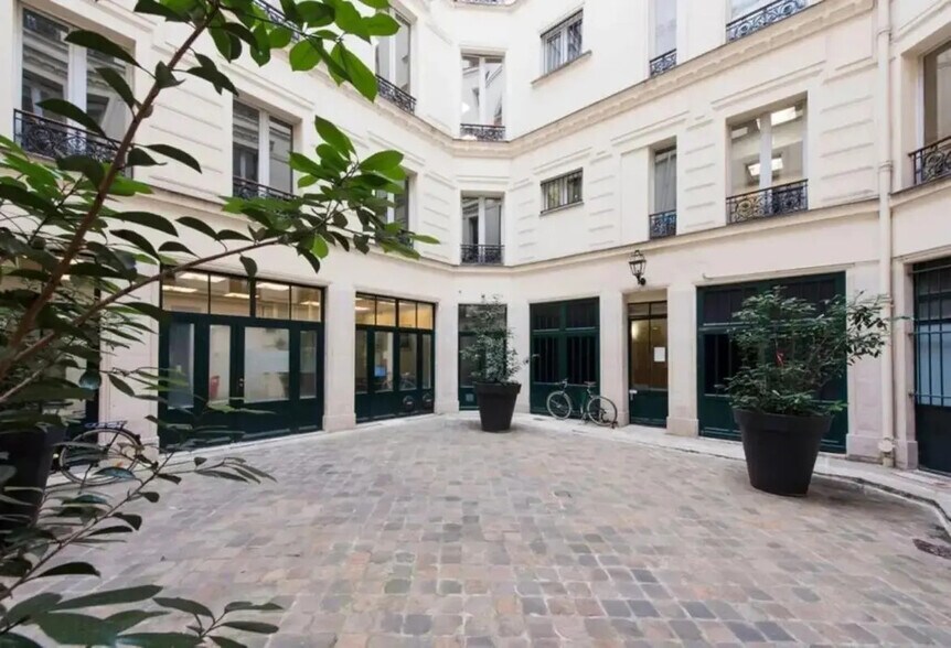 13/15 Rue Taitbout, Paris à louer - Photo de l’immeuble – Image 1 sur 14