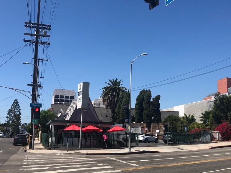 4501 W Fountain Ave, Los Angeles, CA à louer - Photo de l’immeuble – Image 1 sur 10