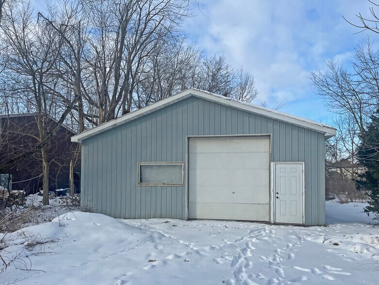 101 McCollum, Galesburg, MI à vendre - Photo de l’immeuble – Image 2 sur 2