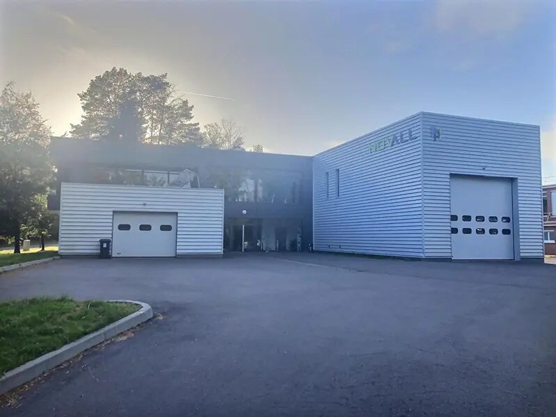 Local d'activités dans Porcelette à vendre Photo de l’immeuble– Image 1 sur 12