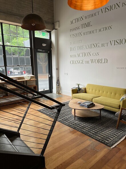 1310 S Tryon St, Charlotte, NC à louer - Photo de l’immeuble – Image 2 sur 9