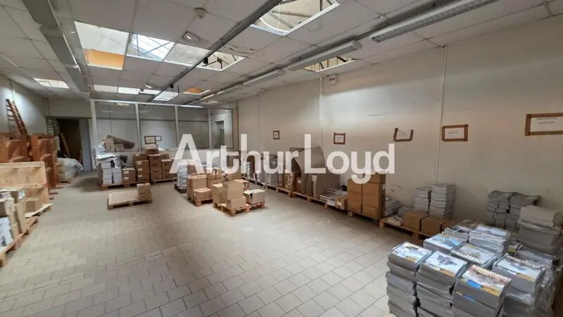 Local d'activités dans Saint-Martin-des-Entrées à vendre Photo intérieure– Image 1 sur 4