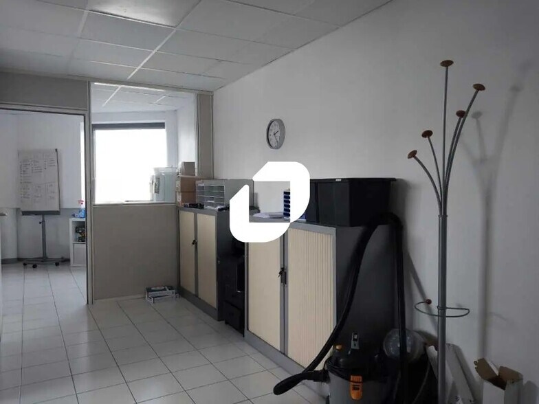 Bureau dans Mauguio à louer - Photo de l’immeuble – Image 2 sur 10