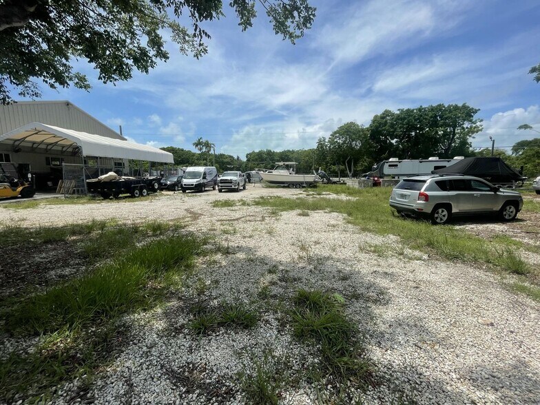 98250 Overseas Hwy, Key Largo, FL à louer - Photo de l’immeuble – Image 3 sur 12