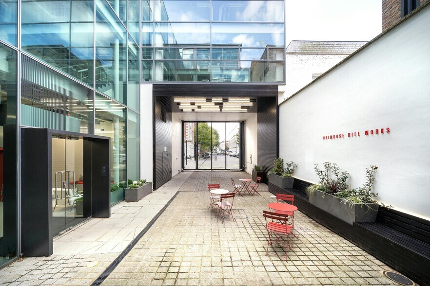 42 Gloucester Av, Londres à louer - Photo de l’immeuble – Image 3 sur 26