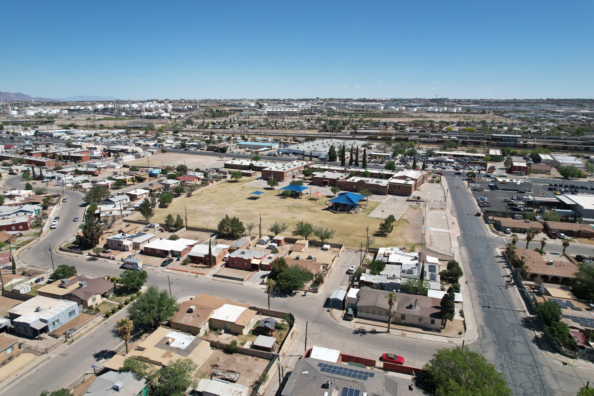 7090 Alameda Ave, El Paso, TX à louer Photo intérieure– Image 1 sur 14