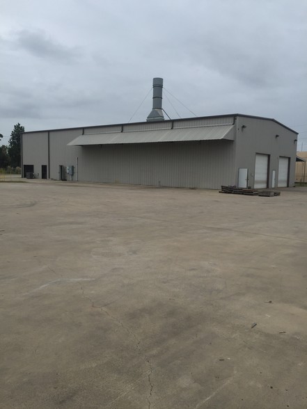 7572 Garth Rd, Beaumont, TX à louer - Photo de l’immeuble – Image 3 sur 10