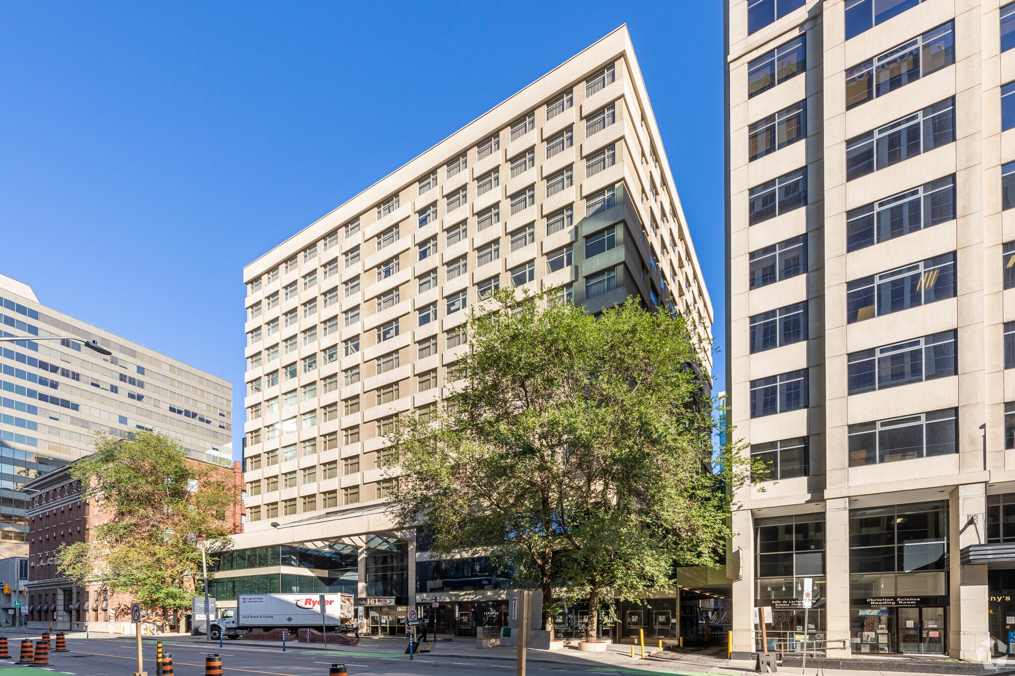 161 Laurier Ave W, Ottawa, ON à louer Photo de l’immeuble– Image 1 sur 1