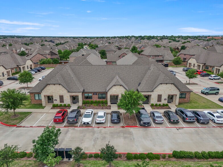 4425 Plano Pkwy, Carrollton, TX à louer - Photo principale – Image 1 sur 18
