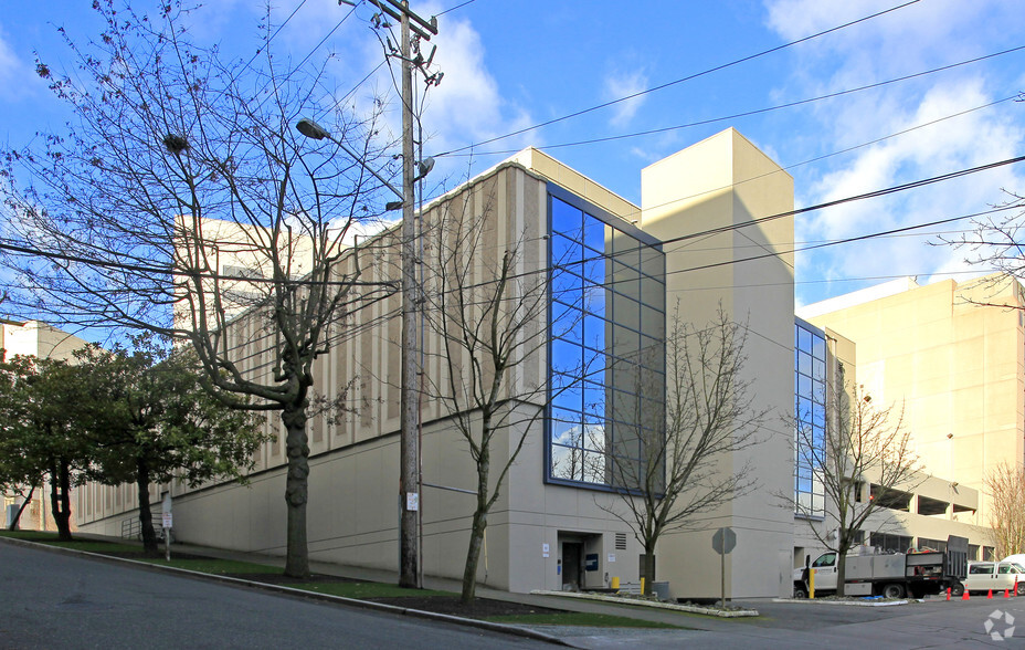 700 Broadway, Seattle, WA à louer - Photo de l’immeuble – Image 2 sur 3