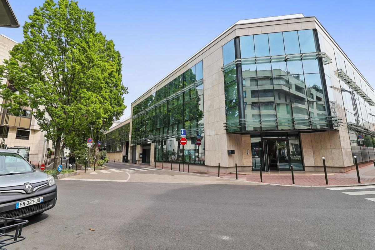 14-16 Rue Clément Bayard, Levallois-Perret à louer Photo de l’immeuble– Image 1 sur 9