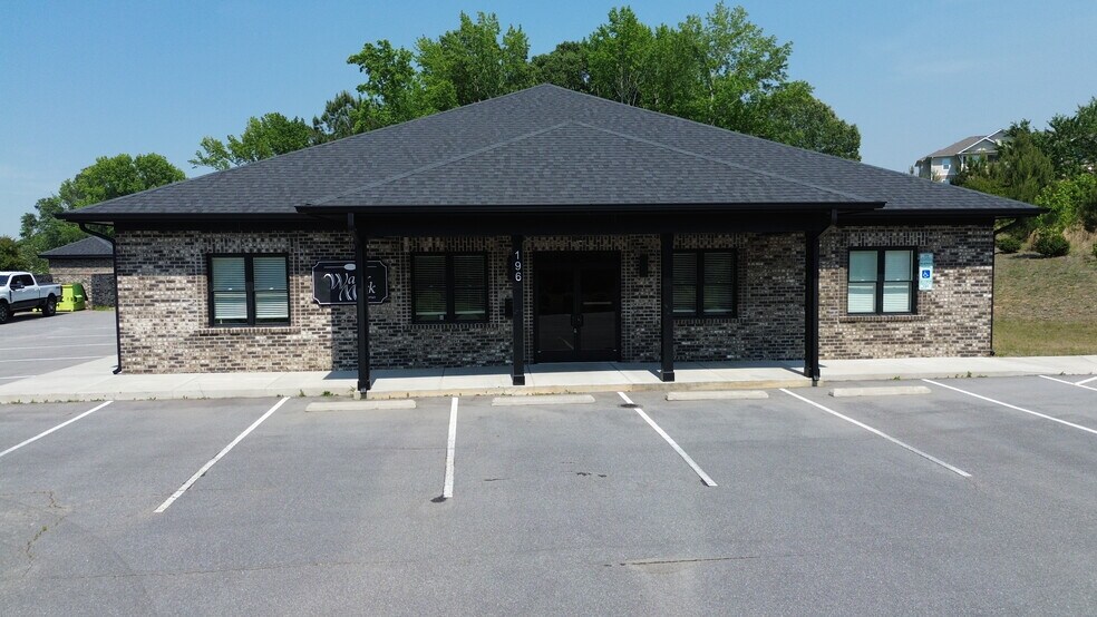 196 Annette Dr, Benson, NC à vendre - Photo de l’immeuble – Image 2 sur 23