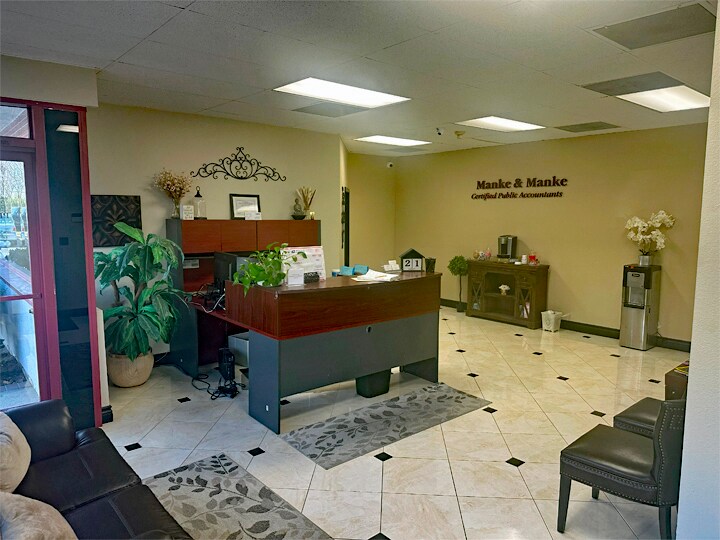 44288 Lowtree Ave, Lancaster, CA à louer - Photo de l’immeuble – Image 3 sur 5