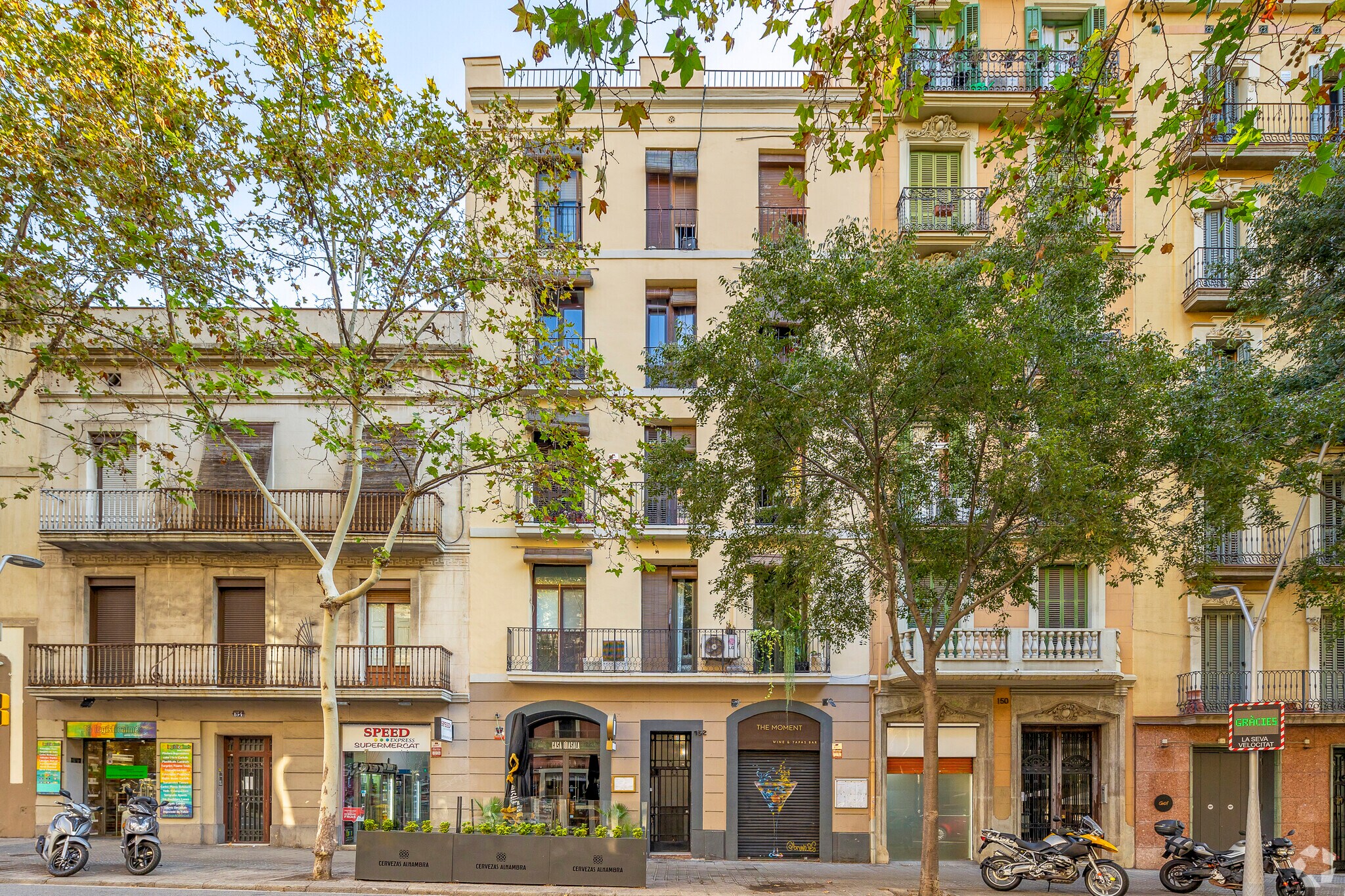 Local commercial dans Barcelone, Barcelona à louer Photo principale– Image 1 sur 3