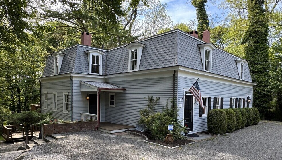 47 Hollow Tree Ridge Rd, Darien, CT à vendre - Photo de l’immeuble – Image 1 sur 48