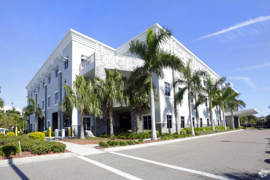 2 ASI Way N, Saint Petersburg, FL à vendre - Photo de l’immeuble – Image 2 sur 6