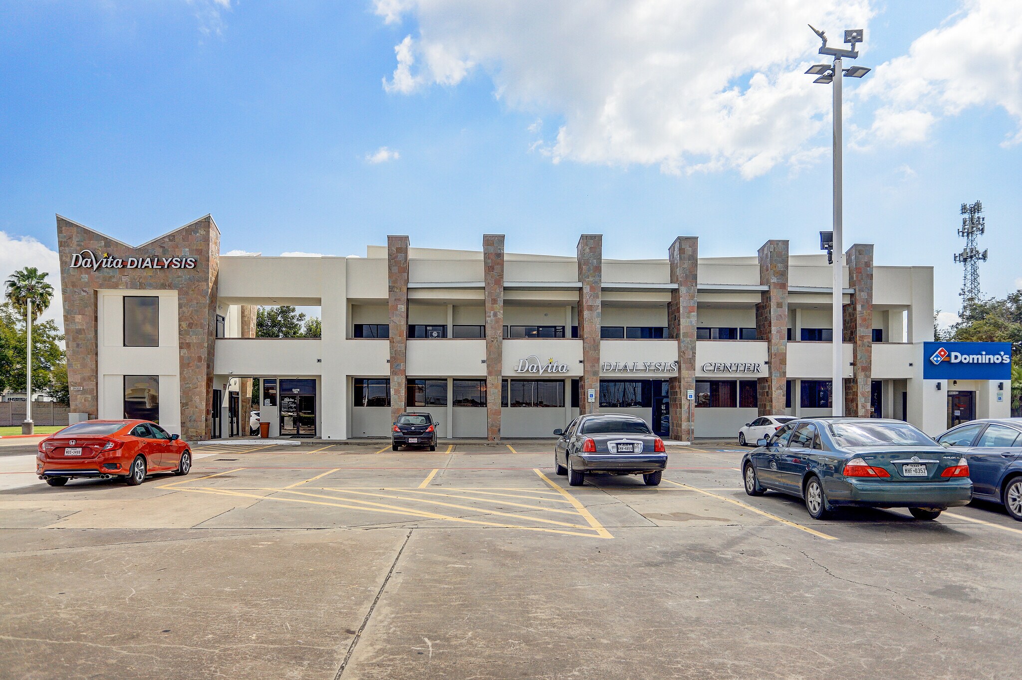 20333 Southwest Fwy, Sugar Land, TX à louer Photo de l’immeuble– Image 1 sur 2