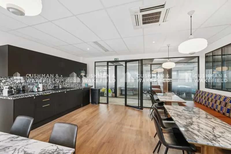 82 Rue Villeneuve, Clichy à louer - Photo de l’immeuble – Image 2 sur 8