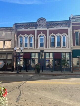 Plus de détails pour 420 E State St, Rockford, IL - Local commercial à louer