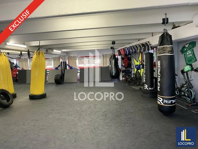 Plus de détails pour Local d'activités à louer