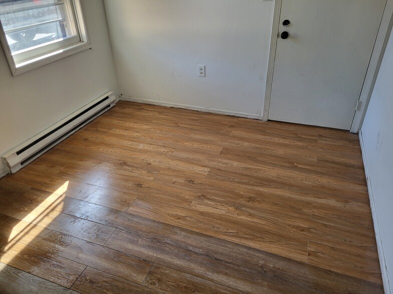 134 ledge Landing Rd, Landing, NJ à louer - Photo de l’immeuble – Image 3 sur 10