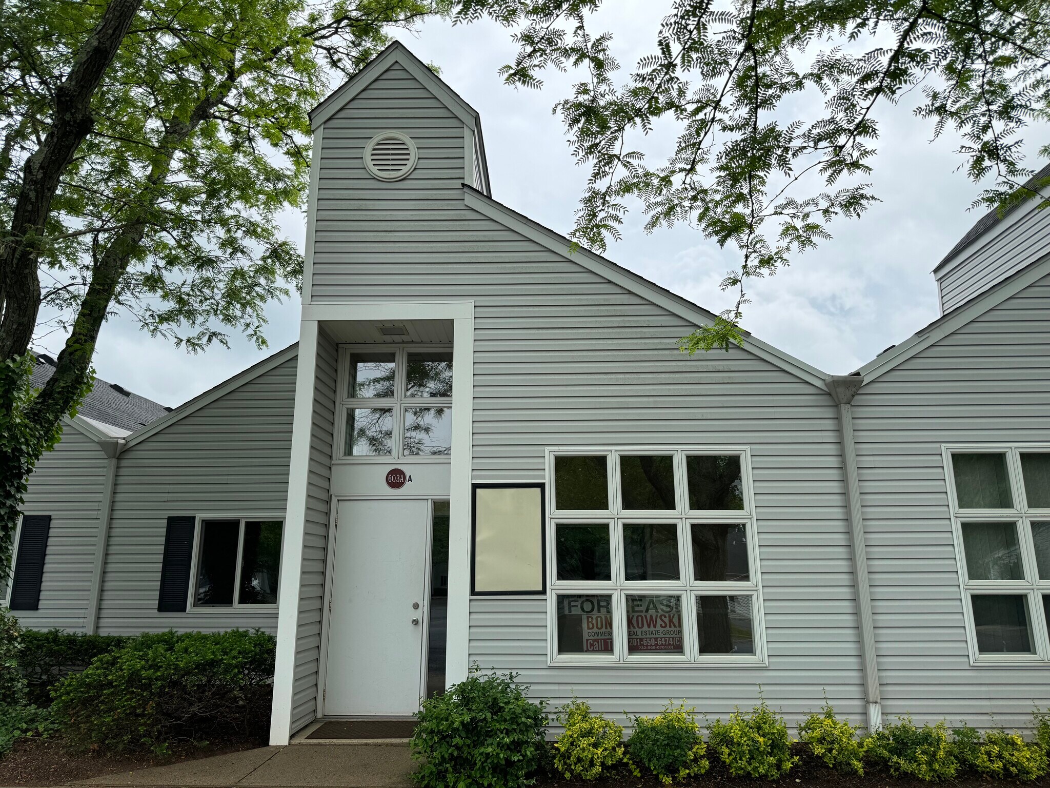 603A Omni Dr, Hillsborough, NJ à vendre Photo de l’immeuble– Image 1 sur 12
