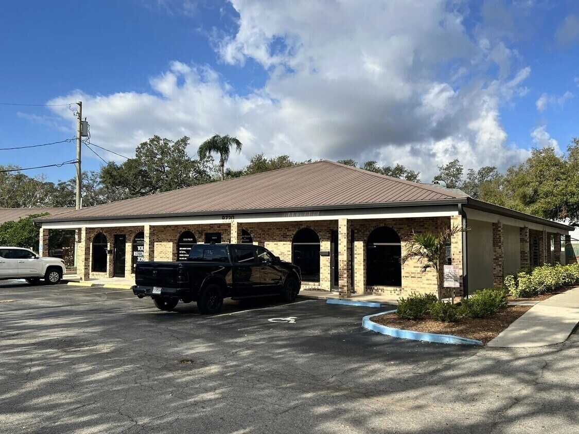 9720 N Armenia Ave, Tampa, FL à vendre Photo principale– Image 1 sur 5