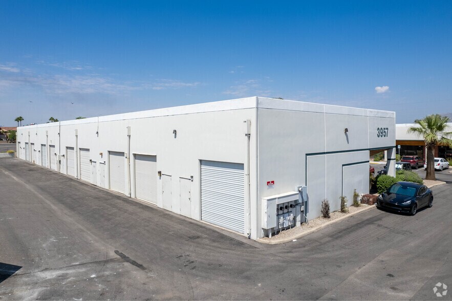 3957 E Speedway Blvd, Tucson, AZ à louer - Photo de l’immeuble – Image 2 sur 6