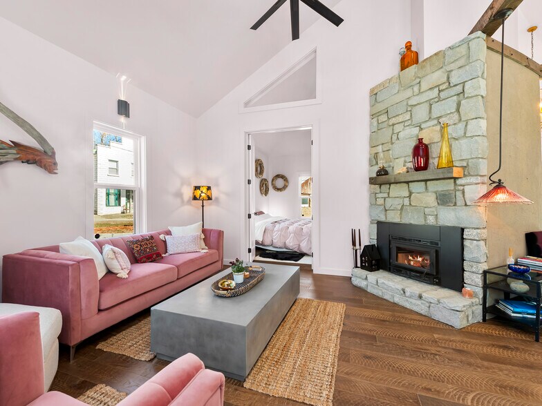 24 Old Leicester Hwy, Asheville, NC à vendre - Photo de l’immeuble – Image 3 sur 43