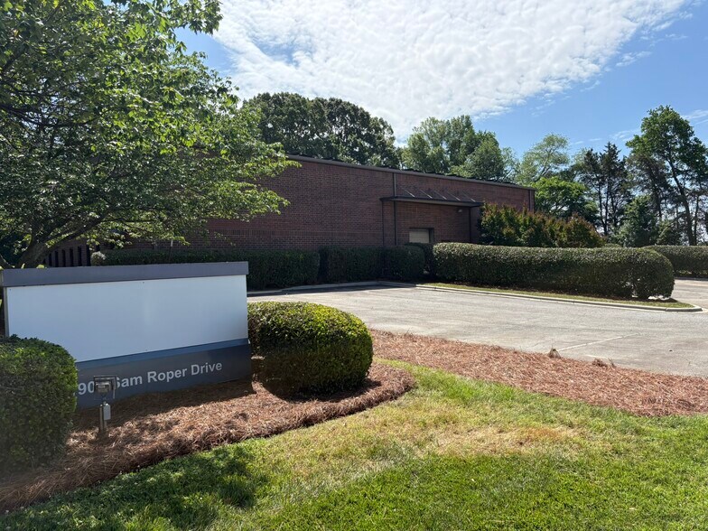 11900 Sam Roper Dr, Charlotte, NC à louer - Photo de l’immeuble – Image 2 sur 11