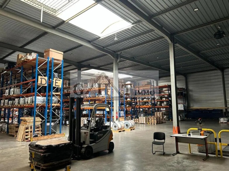 Industriel/Logistique dans Bussy-Saint-Georges à vendre - Photo de l’immeuble – Image 1 sur 2