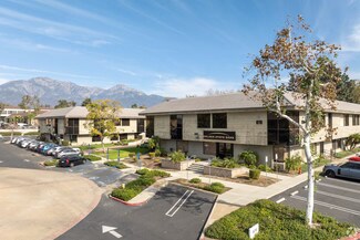 Plus de détails pour 820 N Mountain Ave, Upland, CA - Bureau à louer