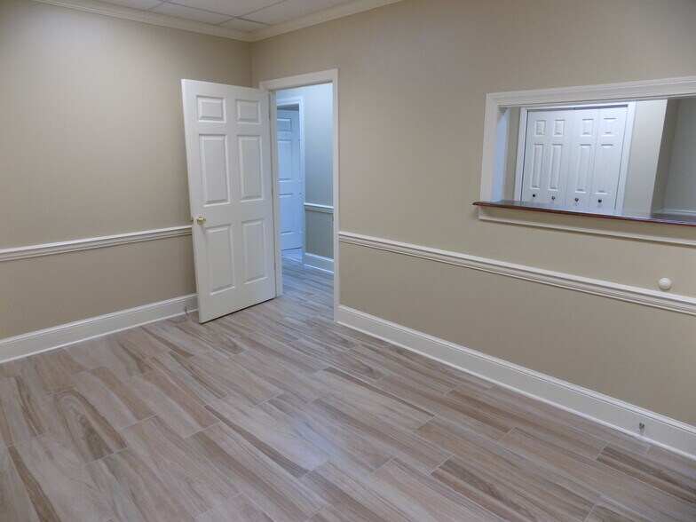200 Market Pl, Roswell, GA à vendre - Photo de l’immeuble – Image 3 sur 8