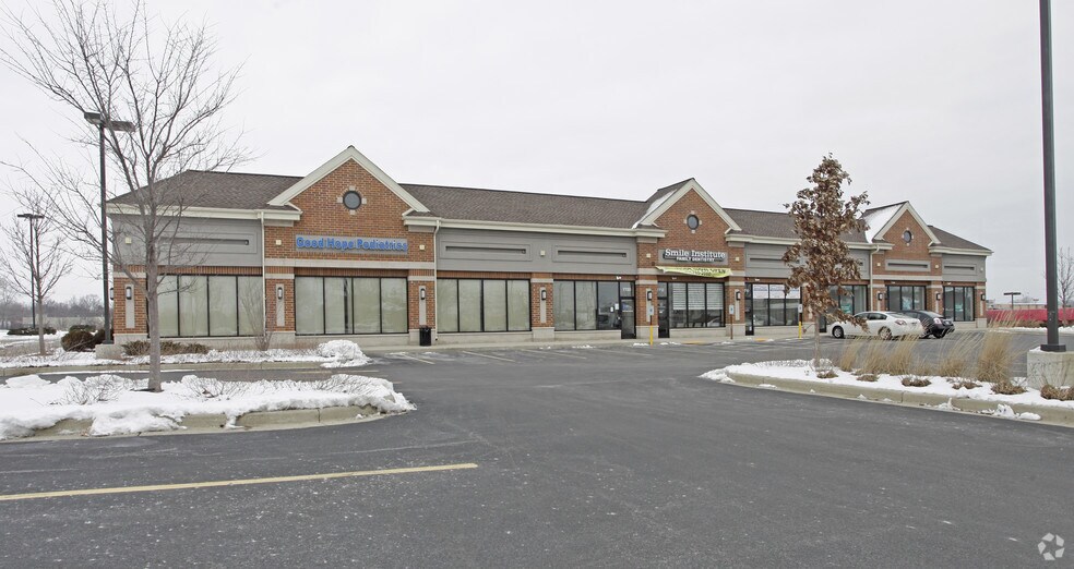 7720 W Good Hope Rd, Milwaukee, WI à louer - Photo de l’immeuble – Image 3 sur 5