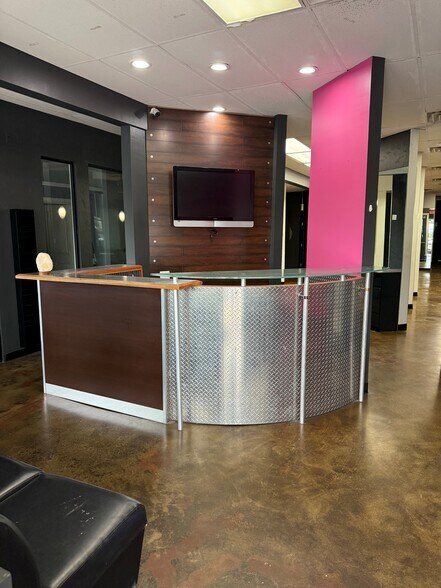 349 Us Highway 9, Englishtown, NJ à louer - Photo intérieure – Image 3 sur 8