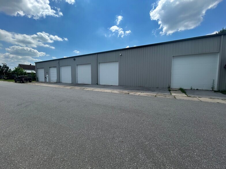 1605 Elreno St, Elkhart, IN à vendre - Photo de l’immeuble – Image 2 sur 6