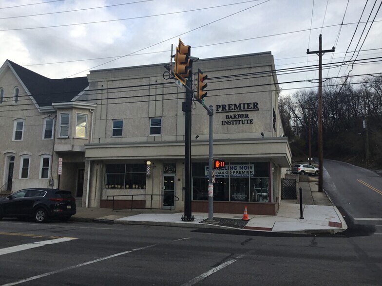 573 E Main St, Norristown, PA à vendre - Photo de l’immeuble – Image 2 sur 4