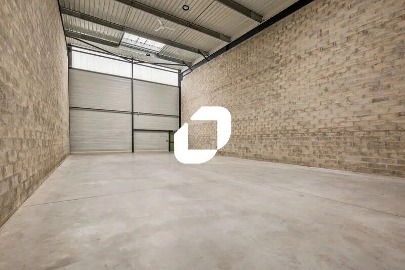 Local d’activités dans Stains à louer - Photo intérieure – Image 2 sur 31